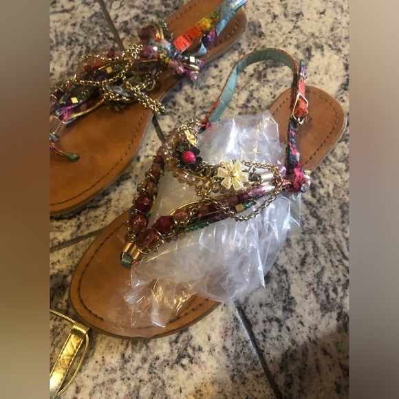 3 Retro sandals.  2 zigi soho beaded sandals and 1 gold gladiator sandals - Picture 6 of 7